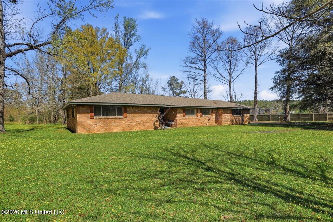 1802 Old Highway 80 Forest, MS 39074 - Photo 2 of 29 02-1802 Old Hwy 80 _ Home Tours MS