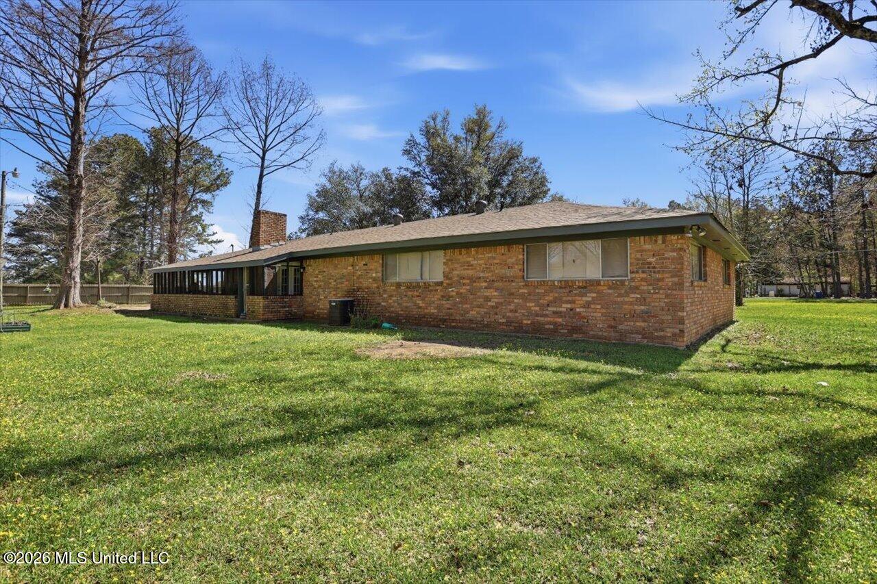 1802 Old Highway 80 Forest, MS 39074 - Photo 25 of 29 26-1802 Old Hwy 80 _ Home Tours MS