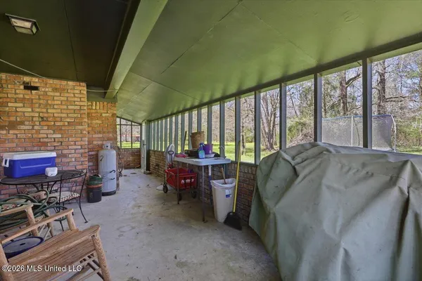 $179,999 | 1802 Old Highway 80, Forest, MS 39074