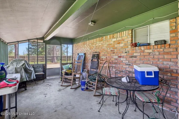 $179,999 | 1802 Old Highway 80, Forest, MS 39074