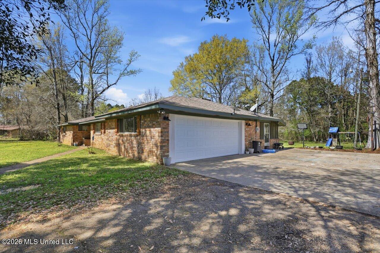 1802 Old Highway 80 Forest, MS 39074 - Photo 3 of 29 04-1802 Old Hwy 80 _ Home Tours MS