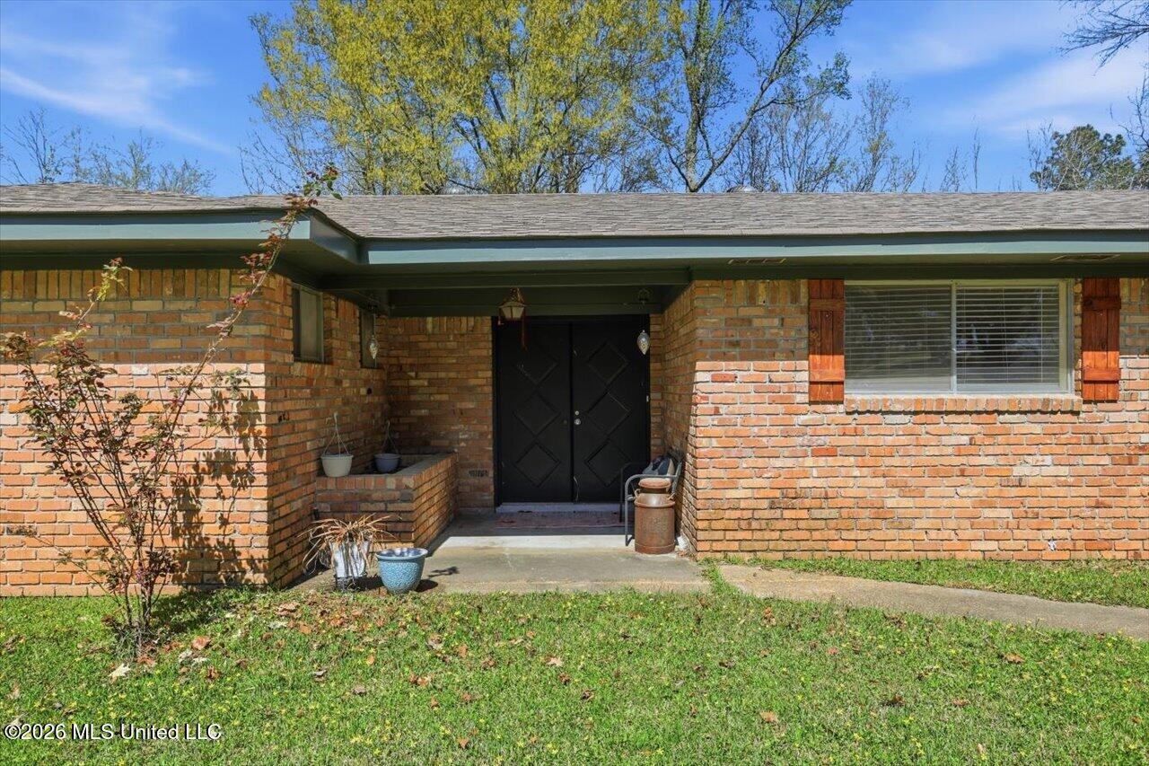 1802 Old Highway 80 Forest, MS 39074 - Photo 4 of 29 05-1802 Old Hwy 80 _ Home Tours MS