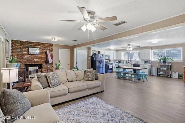 $179,999 | 1802 Old Highway 80, Forest, MS 39074