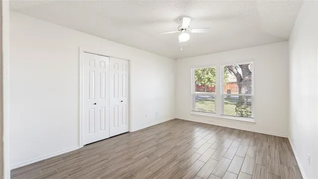 $310,000 | 476 Meadowhill Drive, Benbrook, TX 76126