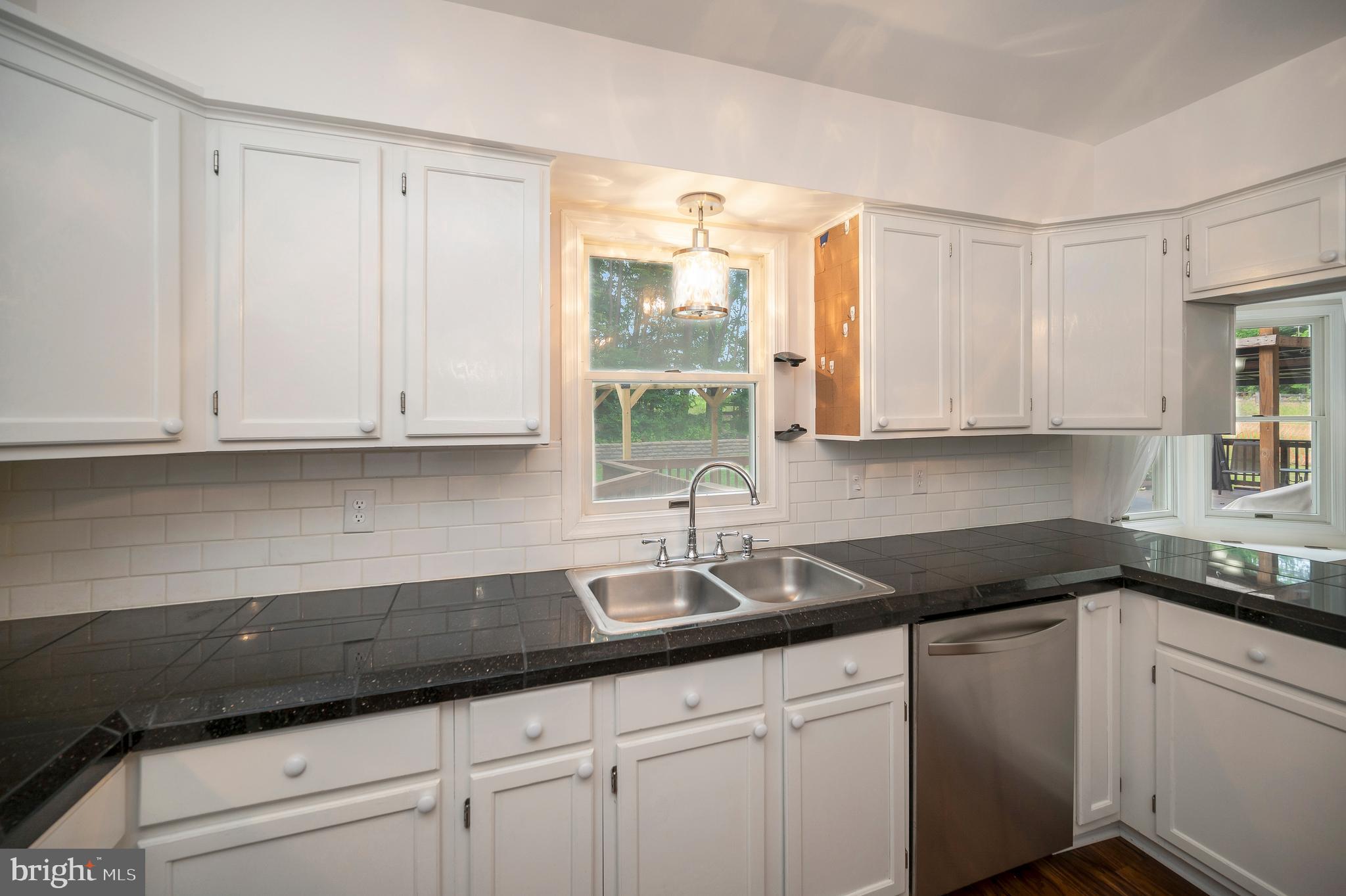 633 Welsh Drive Ruther Glen, VA 22546 - Photo 11 of 71 Kitchen