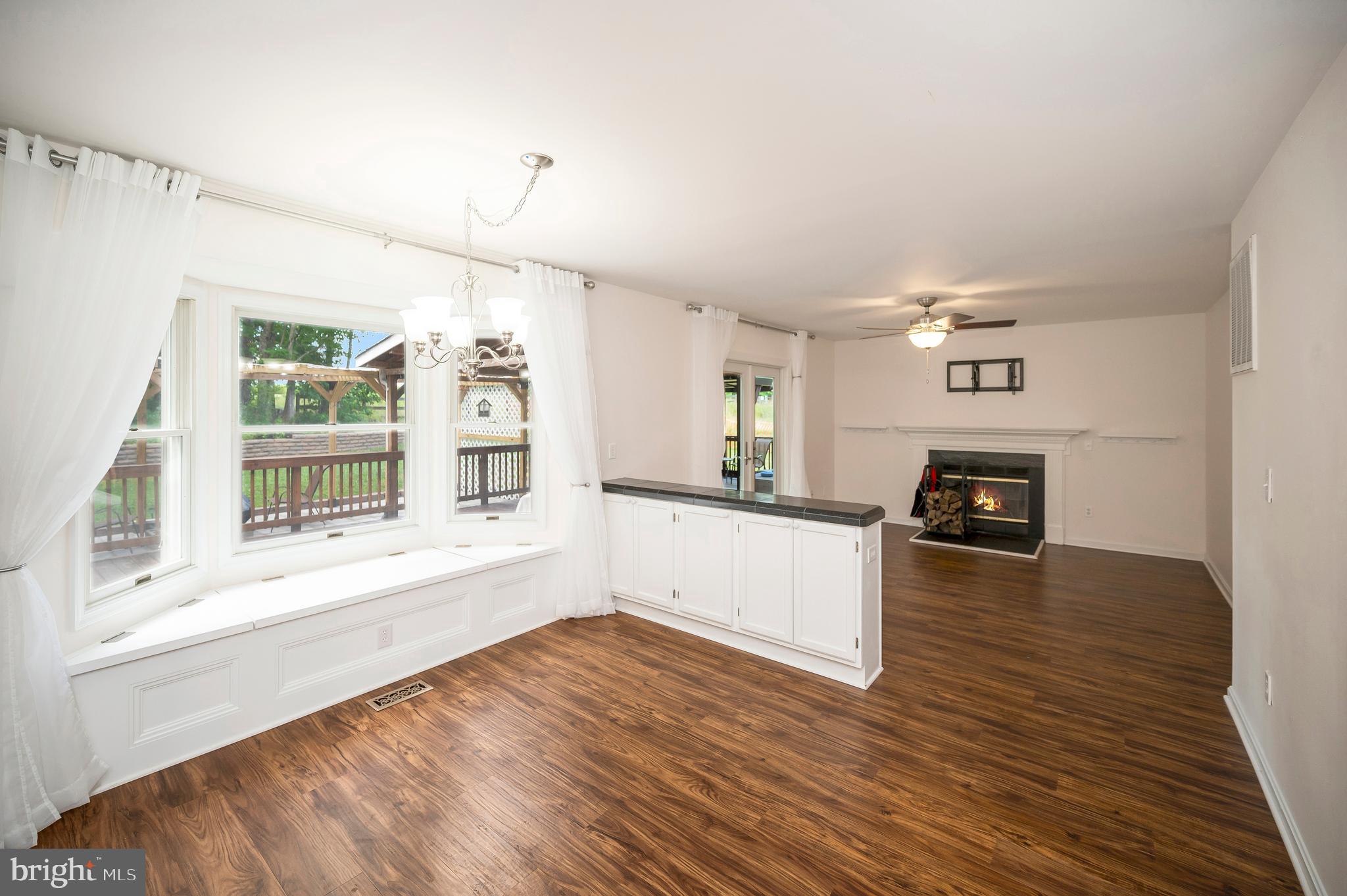 633 Welsh Drive Ruther Glen, VA 22546 - Photo 15 of 71 Kitchen looking in to family room