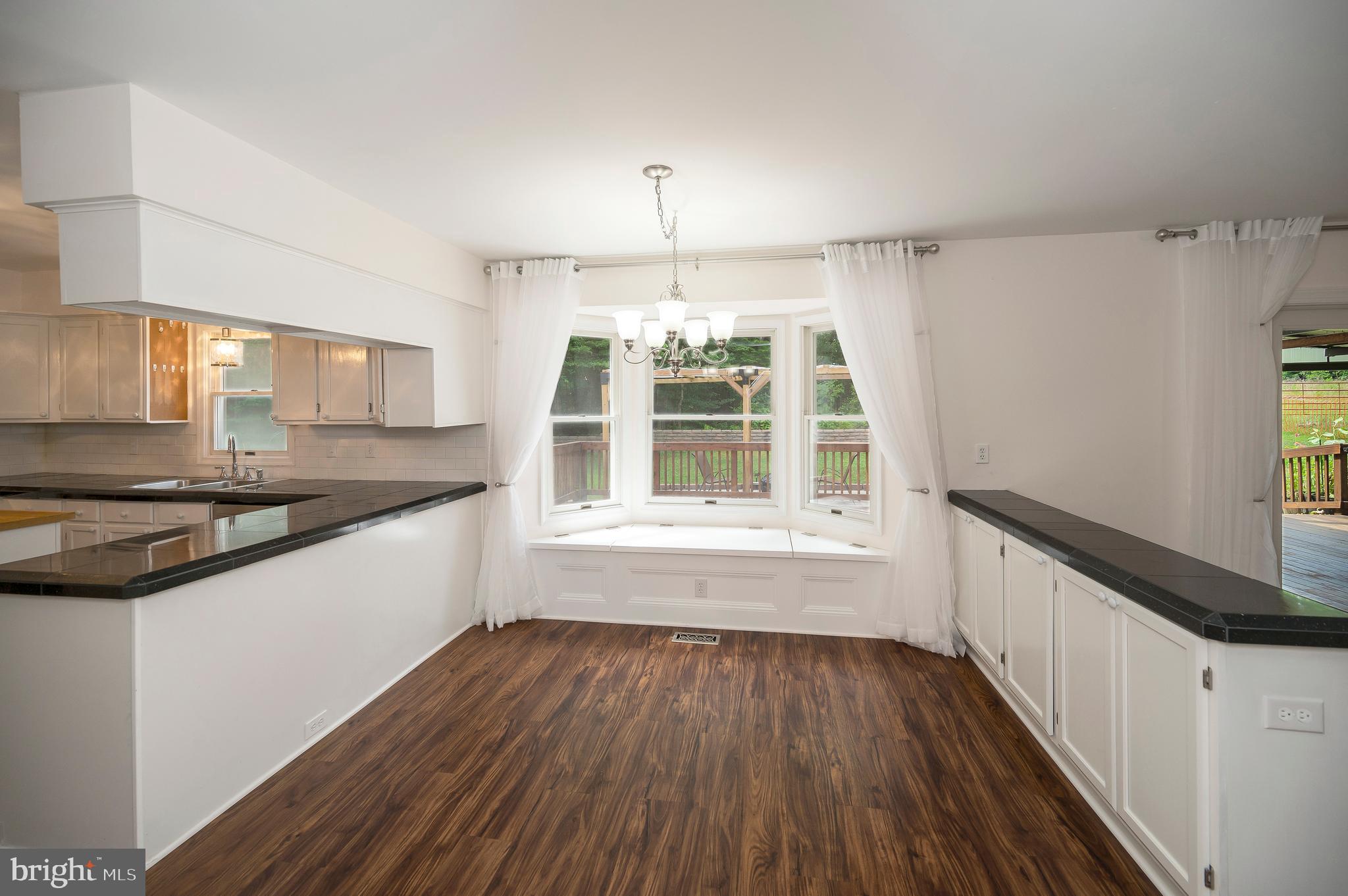 633 Welsh Drive Ruther Glen, VA 22546 - Photo 5 of 71 Breakfast area