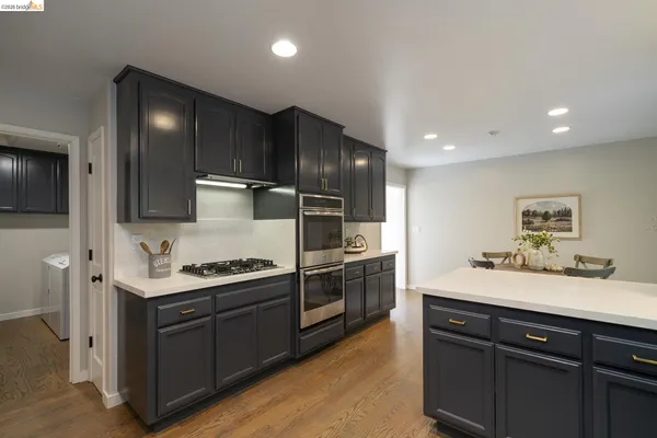 $1,475,000 | 6109 Fairlane Drive, Oakland, CA 94611