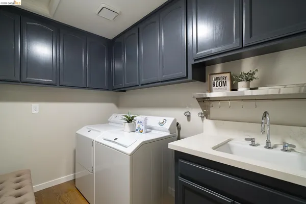 $1,475,000 | 6109 Fairlane Drive, Oakland, CA 94611
