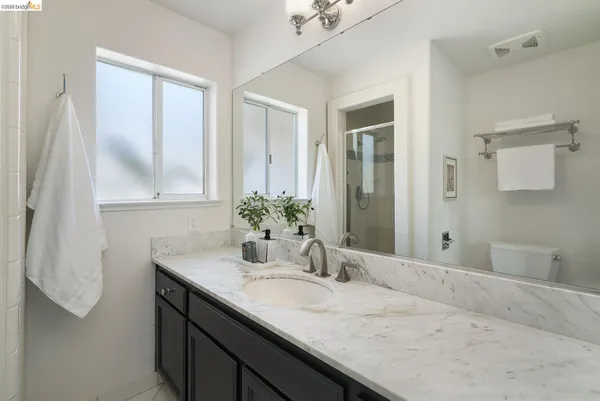 $1,475,000 | 6109 Fairlane Drive, Oakland, CA 94611