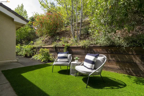 $1,475,000 | 6109 Fairlane Drive, Oakland, CA 94611