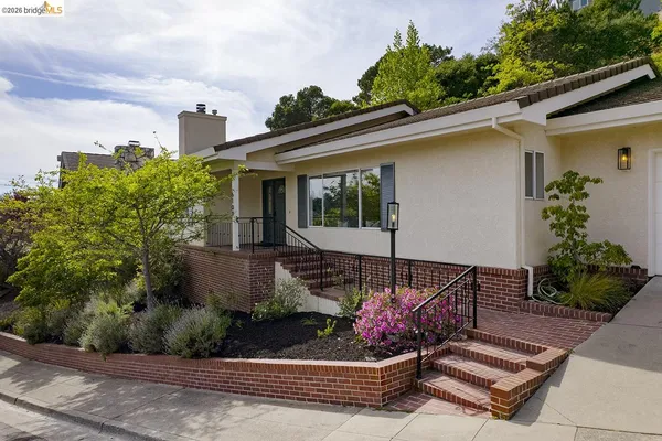 $1,475,000 | 6109 Fairlane Drive, Oakland, CA 94611