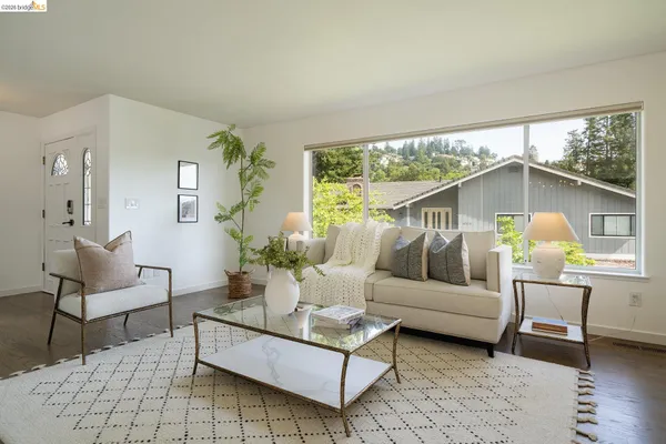 $1,475,000 | 6109 Fairlane Drive, Oakland, CA 94611