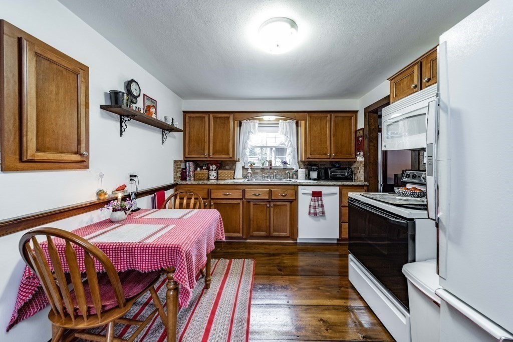 107 Lincoln Road Longmeadow, MA 01106 - Photo 22 of 42