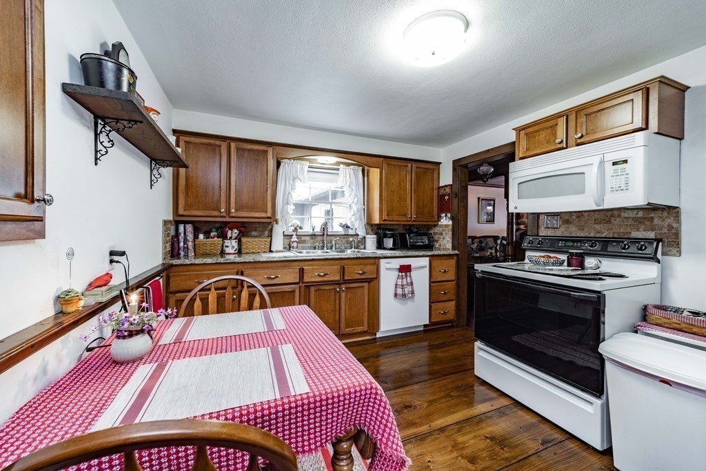 107 Lincoln Road Longmeadow, MA 01106 - Photo 23 of 42