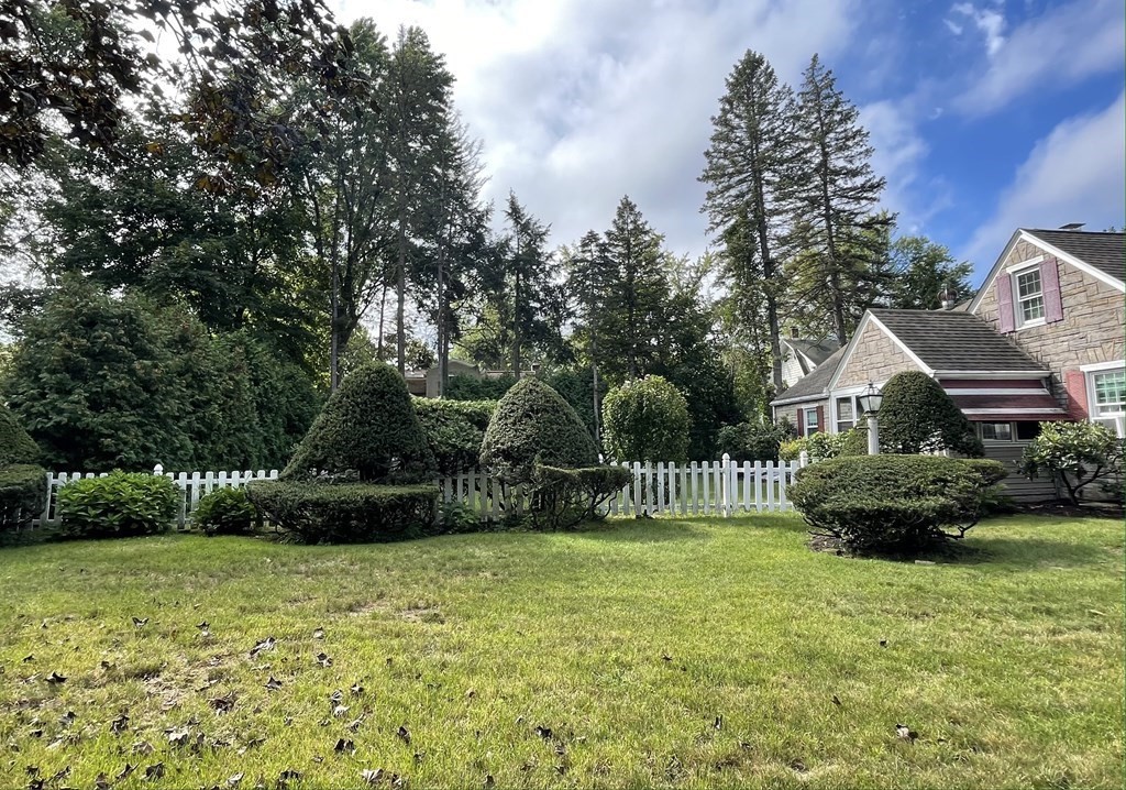 107 Lincoln Road Longmeadow, MA 01106 - Photo 3 of 42