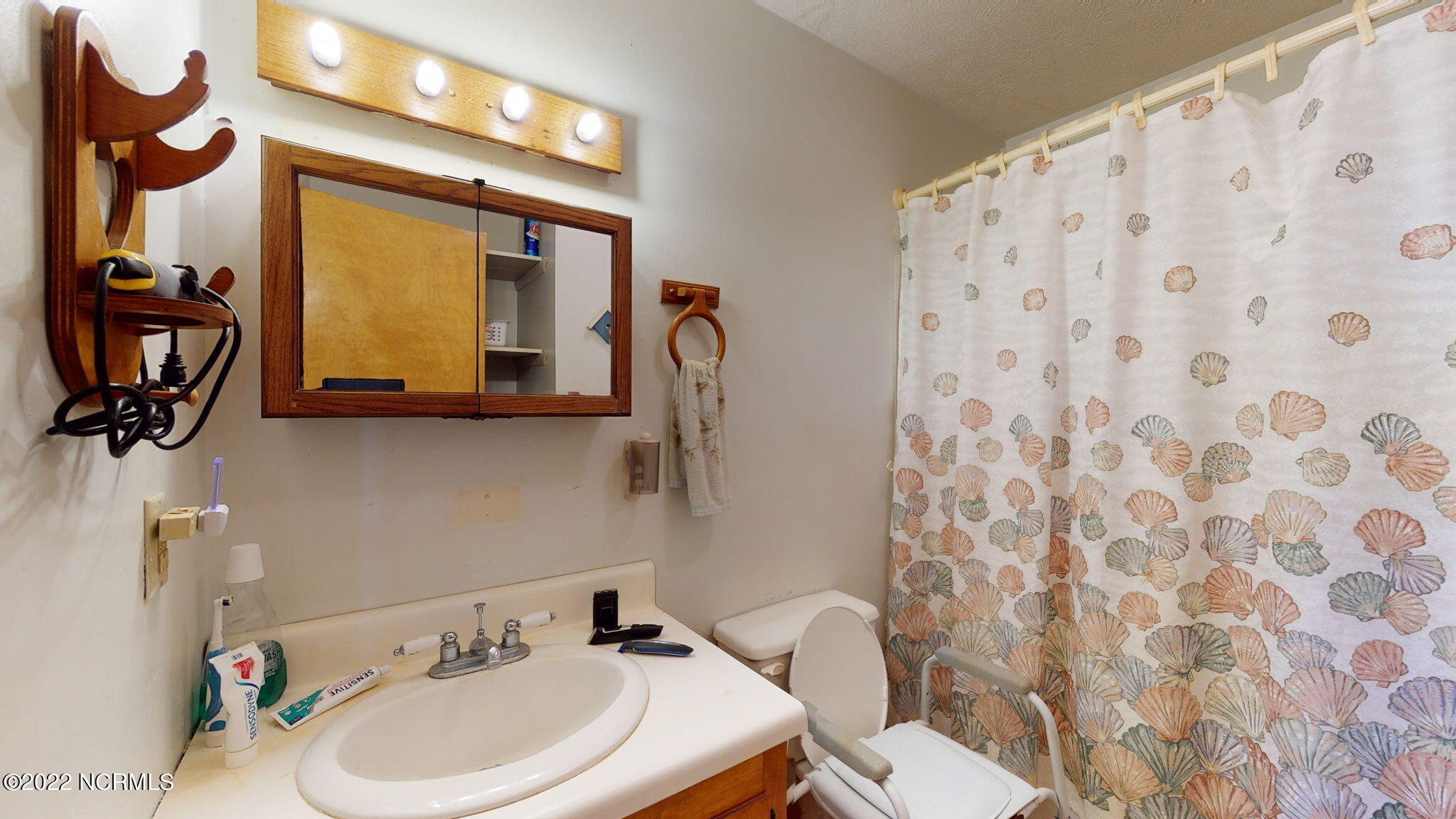 2203 Mayberry Loop Road Morehead City, NC 28557 - Photo 12 of 27 Bathroom