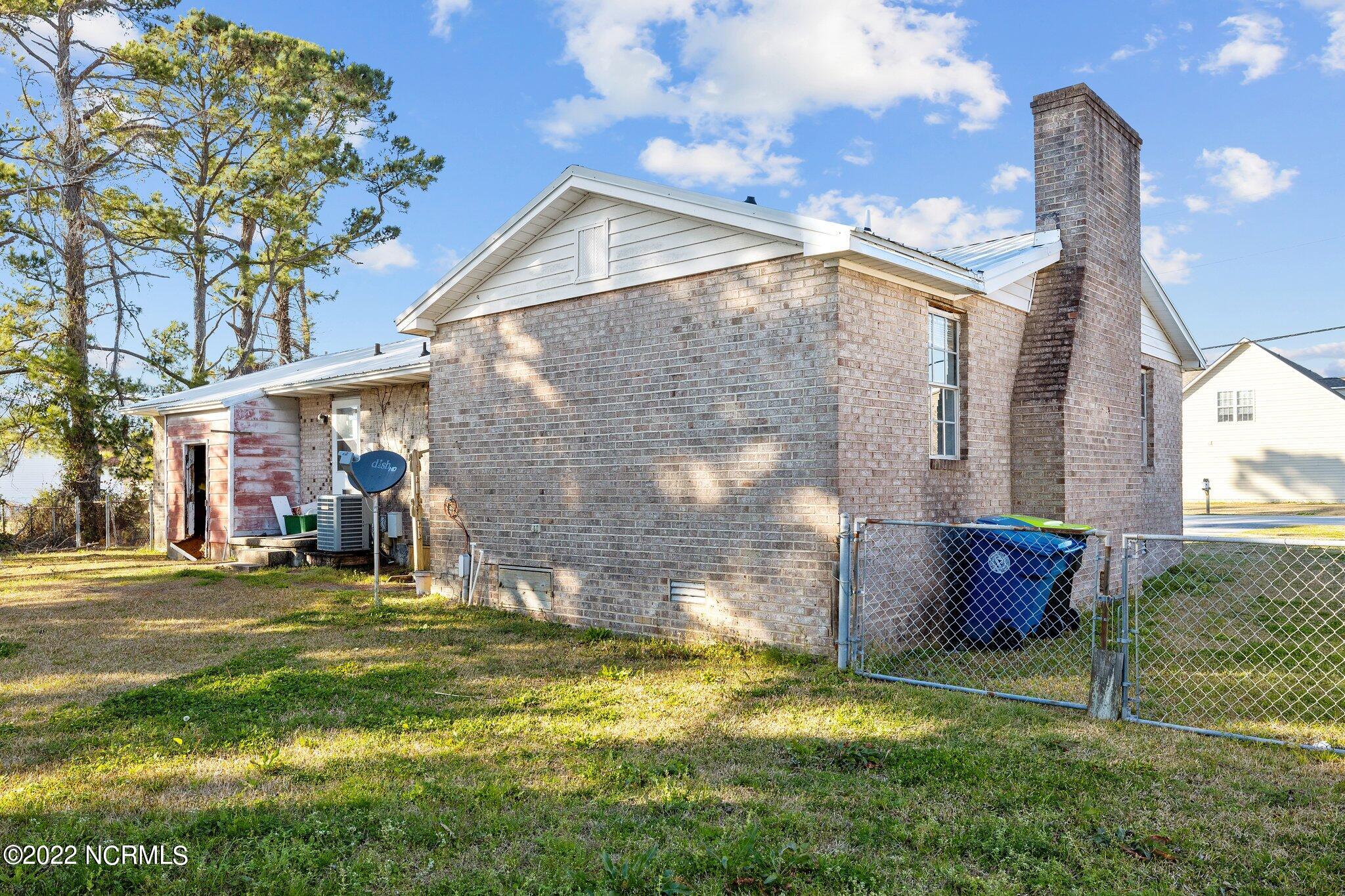 2203 Mayberry Loop Road Morehead City, NC 28557 - Photo 18 of 27 Rear Elevation