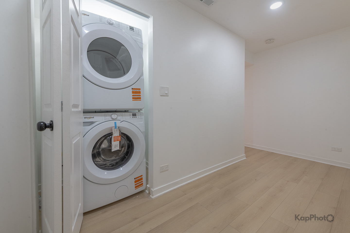 2139 West 24th Street Chicago, IL 60608 - Photo 11 of 29 a utility room with dryer and washer
