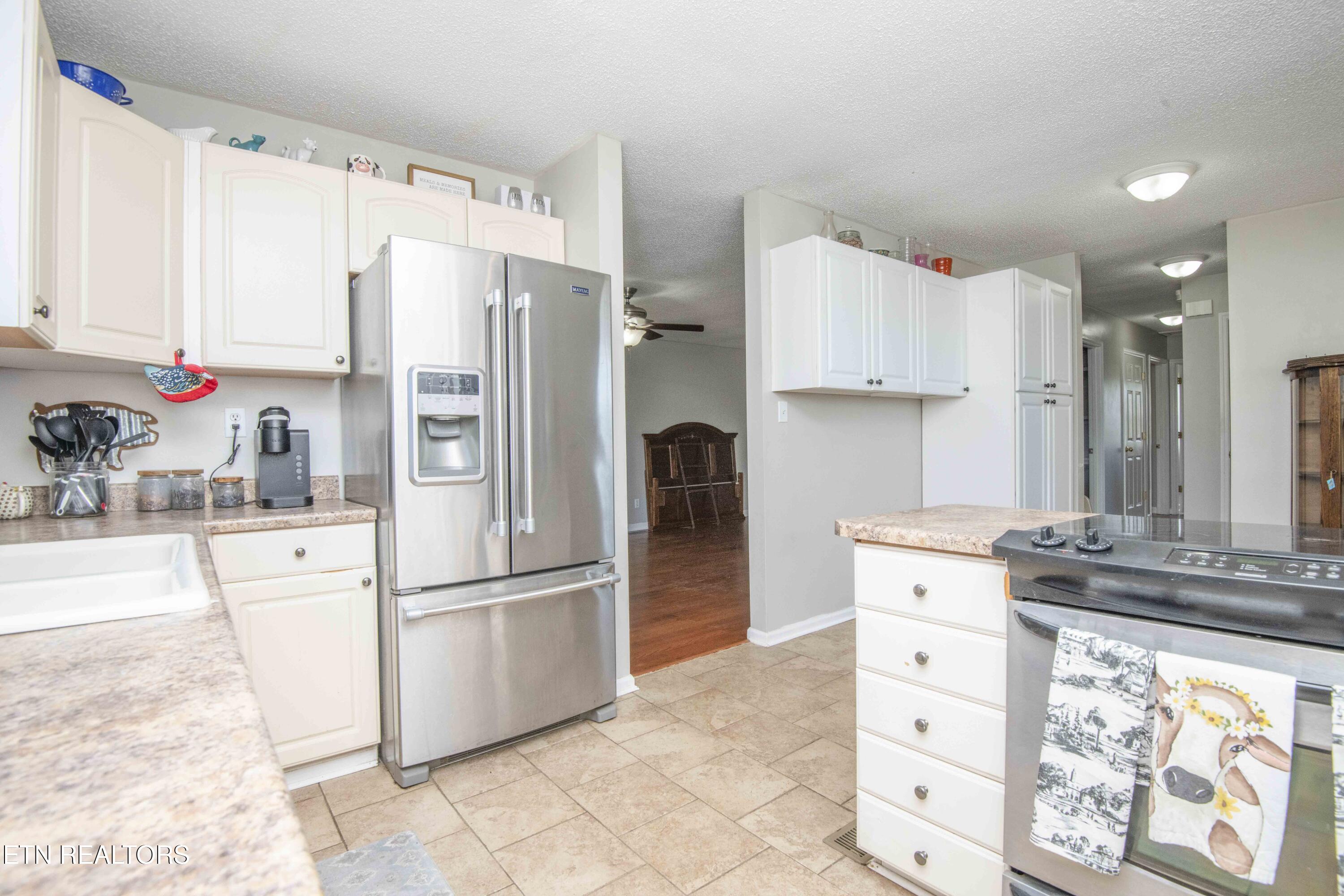 1104 Swan Pond Cir Road Harriman, TN 37748 - Photo 11 of 40 kitchen