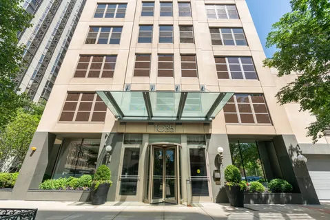 $1,999,500 | 1035 North Dearborn Street, Unit 18, Chicago, IL 60610