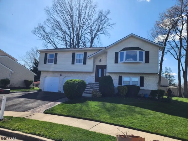 $725,000 | 71 Rodak Circle, Edison, NJ 08817