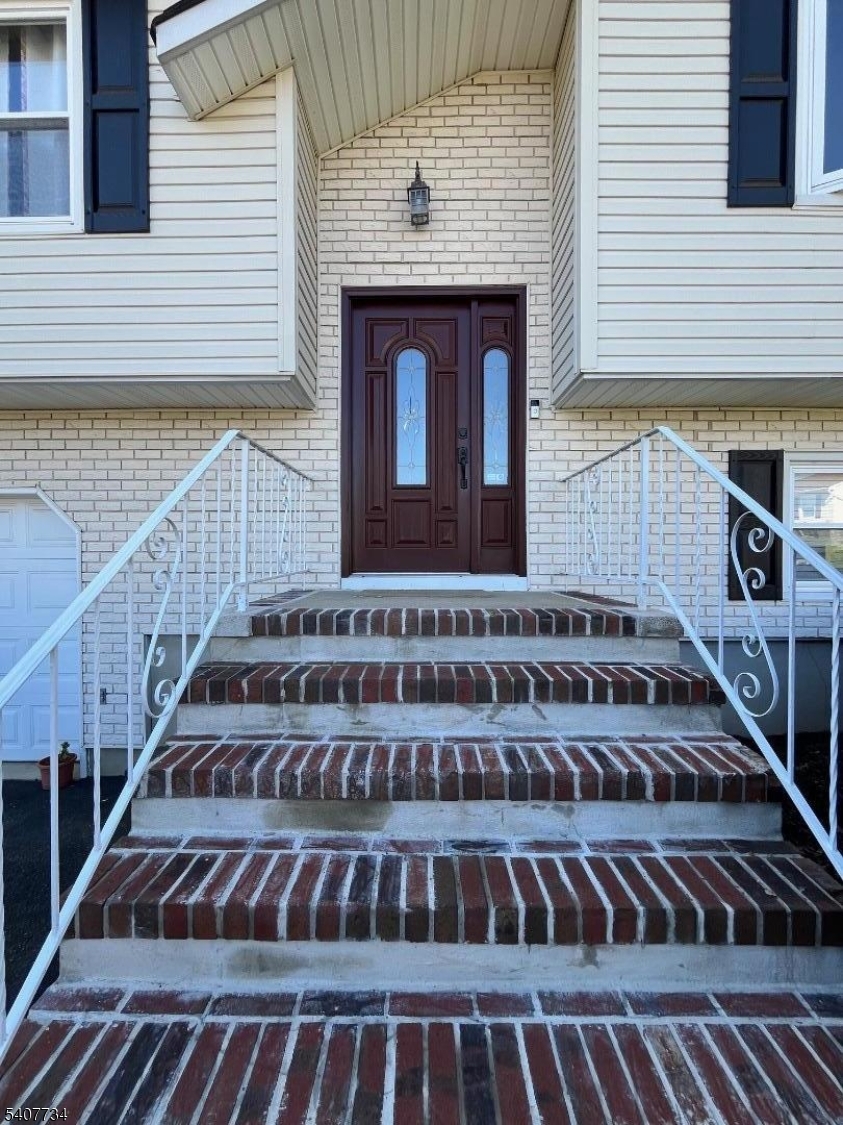 71 Rodak Circle Edison, NJ 08817 - Photo 4 of 20