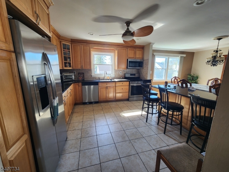 71 Rodak Circle Edison, NJ 08817 - Photo 9 of 20