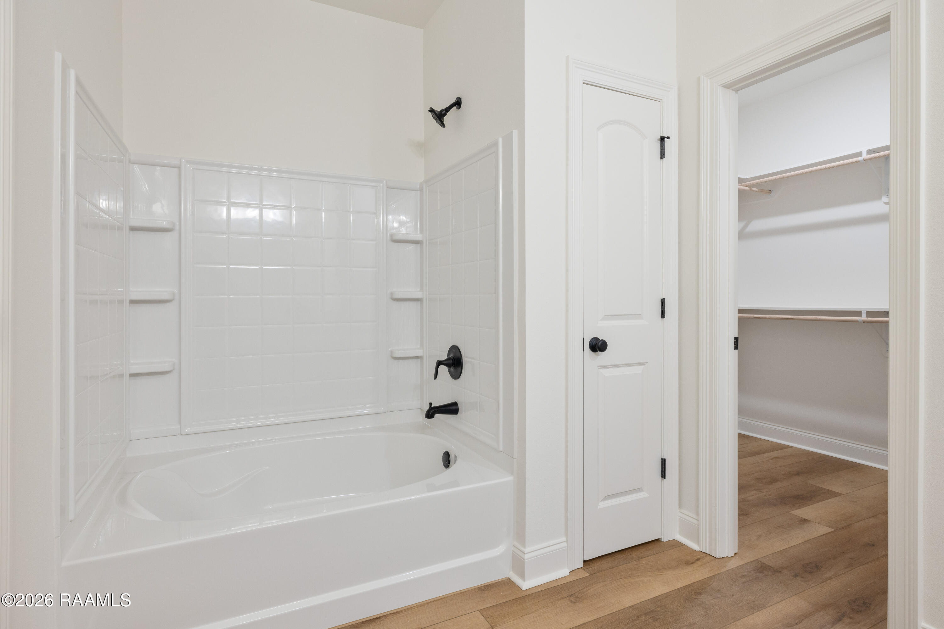 128 Frontier Lane Scott, LA 70583 - Photo 10 of 23 Primary Bathroom