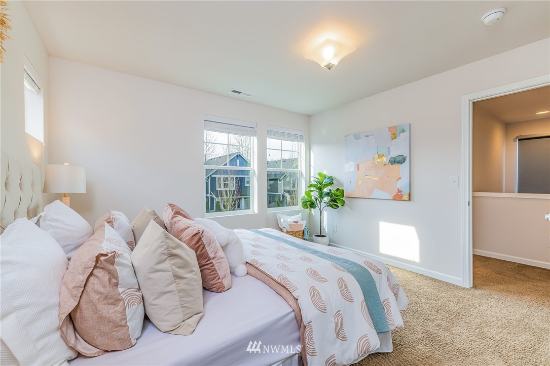 4303 Riverfront Boulevard Everett, WA 98203 - Photo 24 of 40 a bedroom with bed and a window