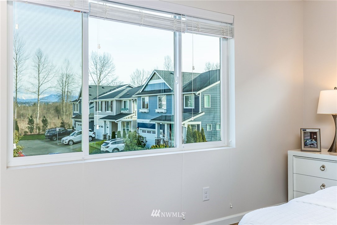 4303 Riverfront Boulevard Everett, WA 98203 - Photo 32 of 40 a view of a room that has a bed and a window