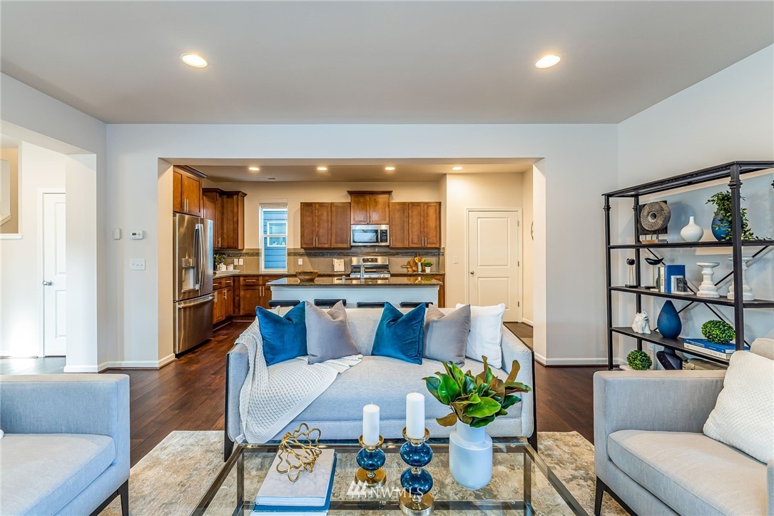 4303 Riverfront Boulevard Everett, WA 98203 - Photo 7 of 40 a living room with furniture and kitchen view