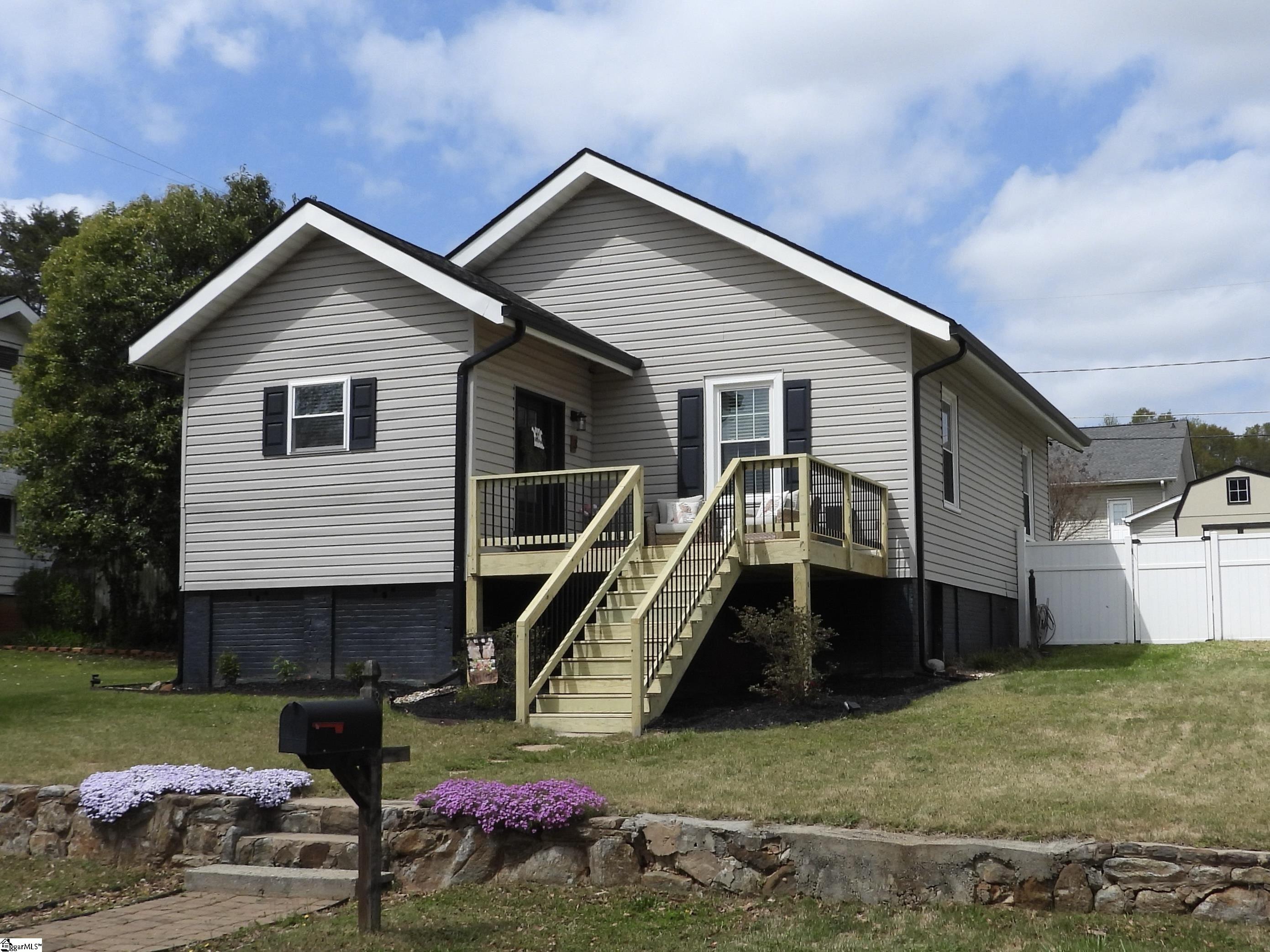 3 Crest Street Lyman, SC 29365 - Photo 1 of 23