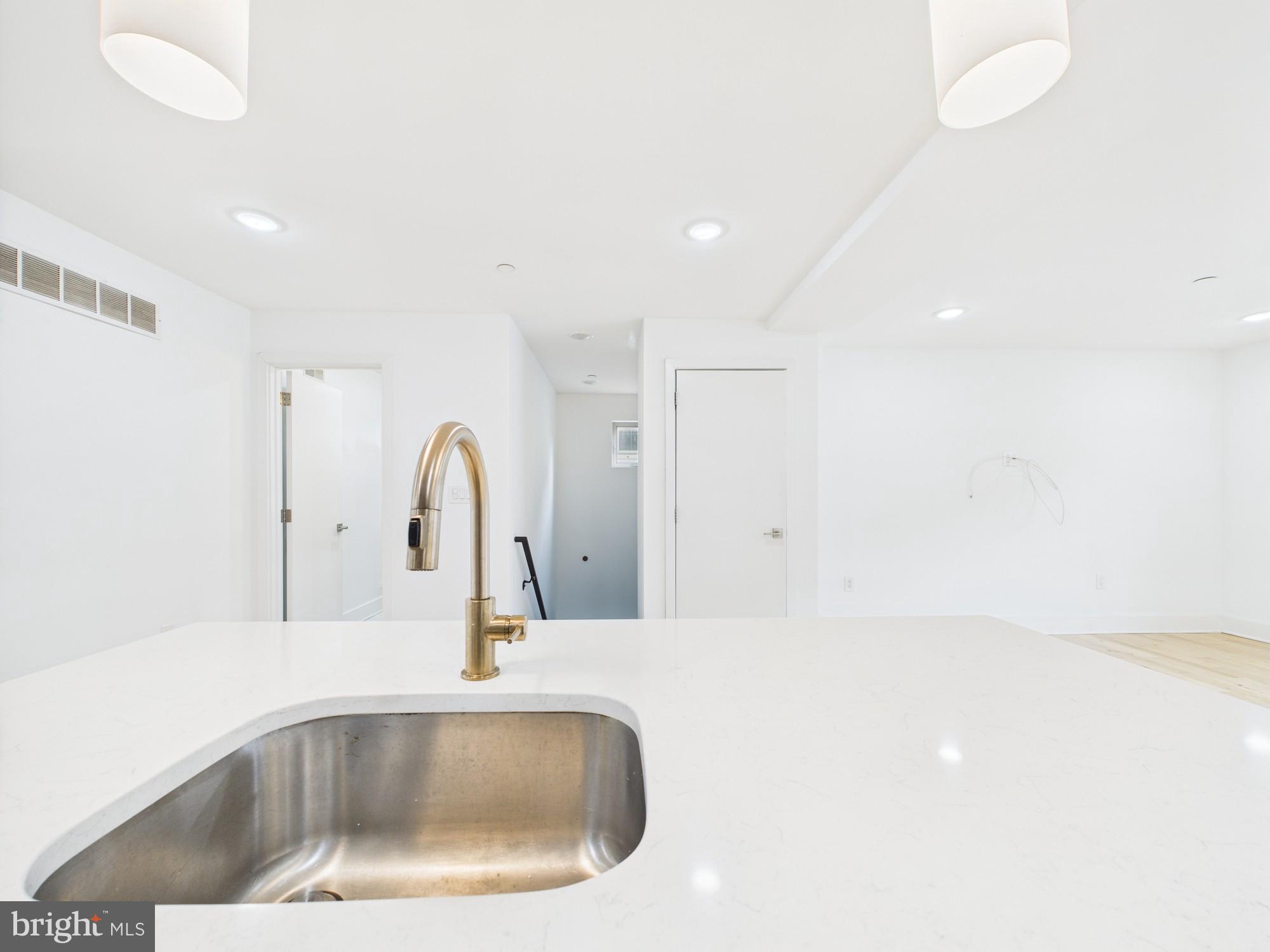 2646 Manton Street, Unit 1 Philadelphia, PA 19146 - Photo 7 of 20