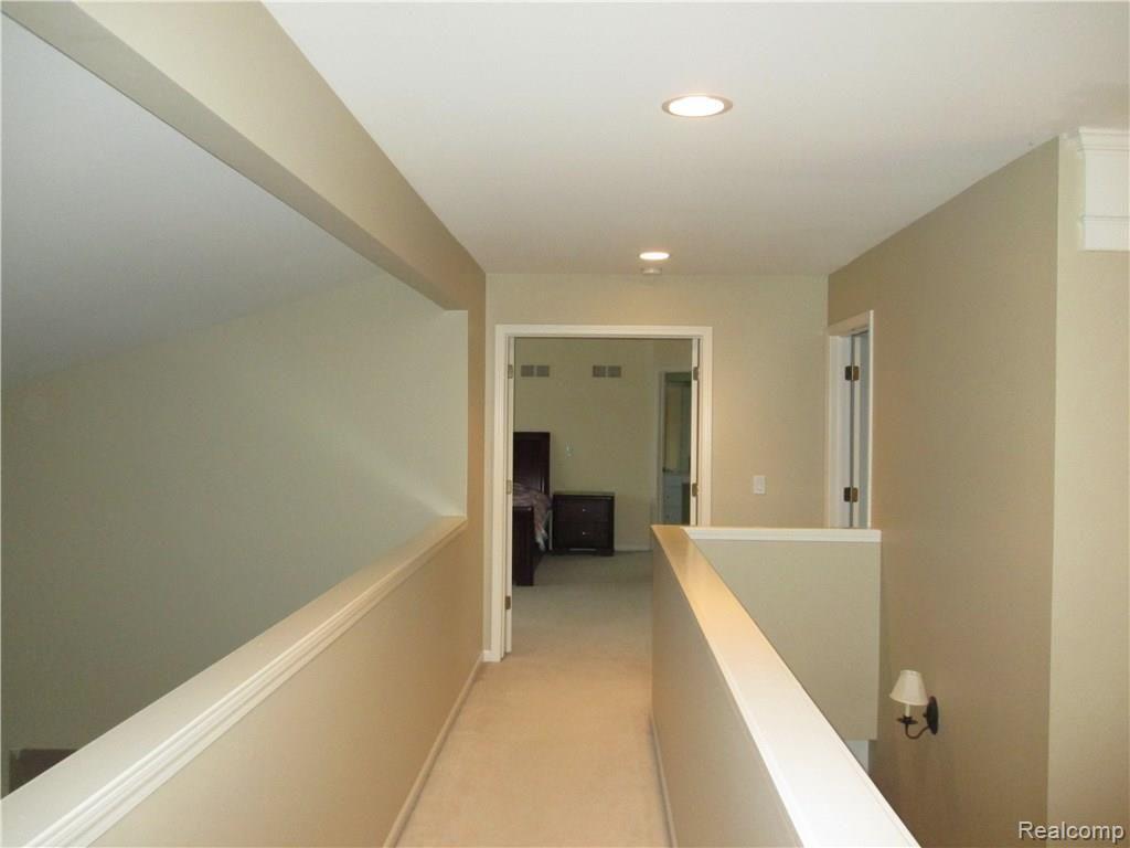 3739 Woodmonte Drive Rochester, MI 48306 - Photo 20 of 42 IMG_2094.JPG
