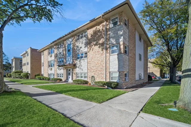 $199,900 | 6800 North Overhill Avenue, Unit 1A, Chicago, IL 60631