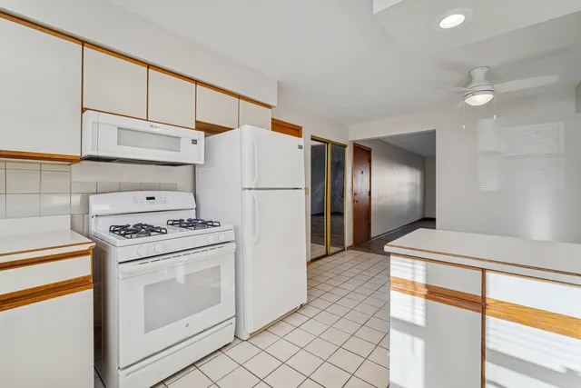 $199,900 | 6800 North Overhill Avenue, Unit 1A, Chicago, IL 60631