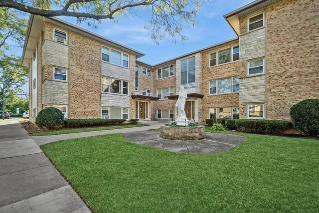 $199,900 | 6800 North Overhill Avenue, Unit 1A, Chicago, IL 60631