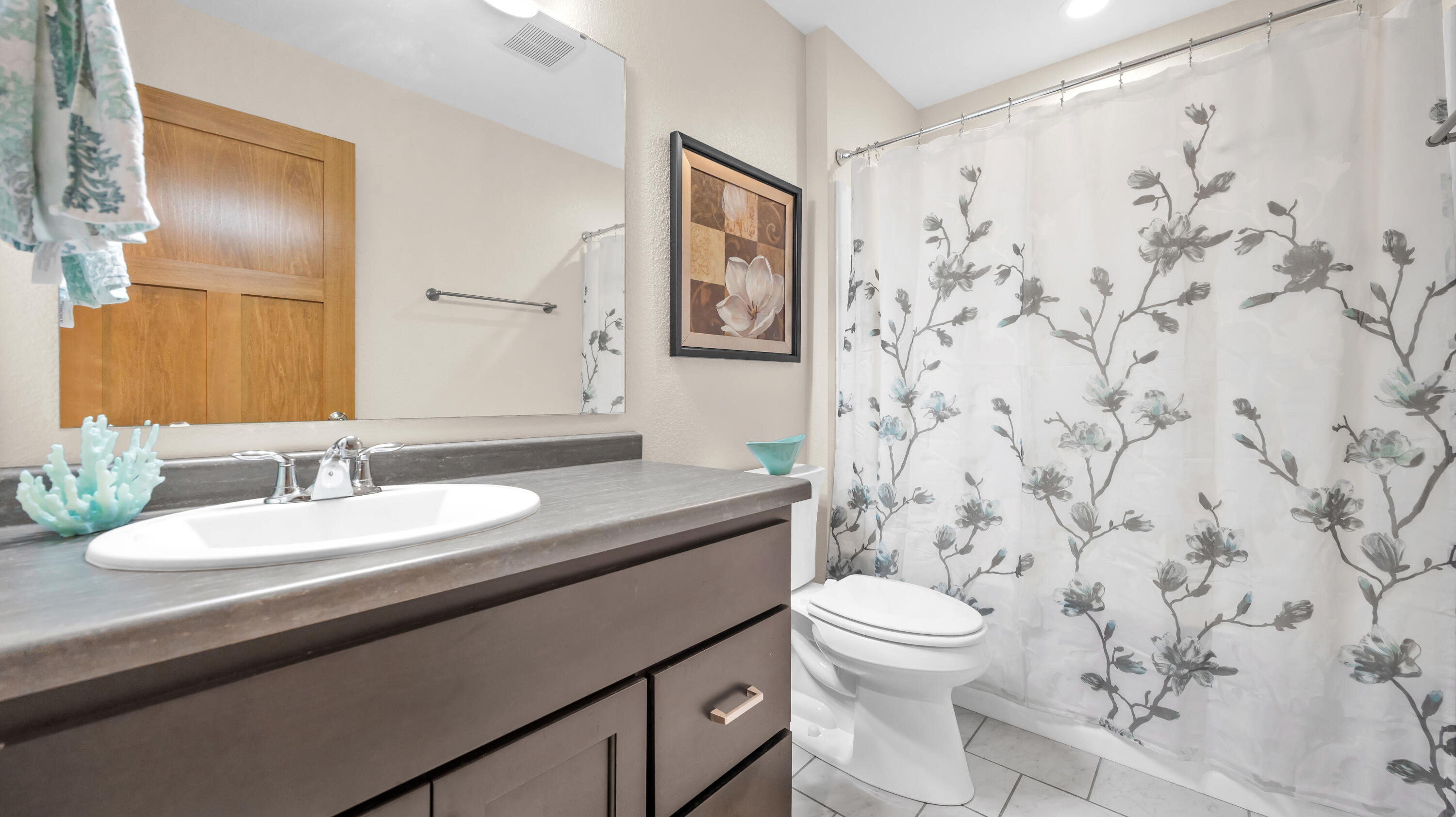 4033 Spring Court Sheboygan, WI 53081 - Photo 7 of 24 Bathroom