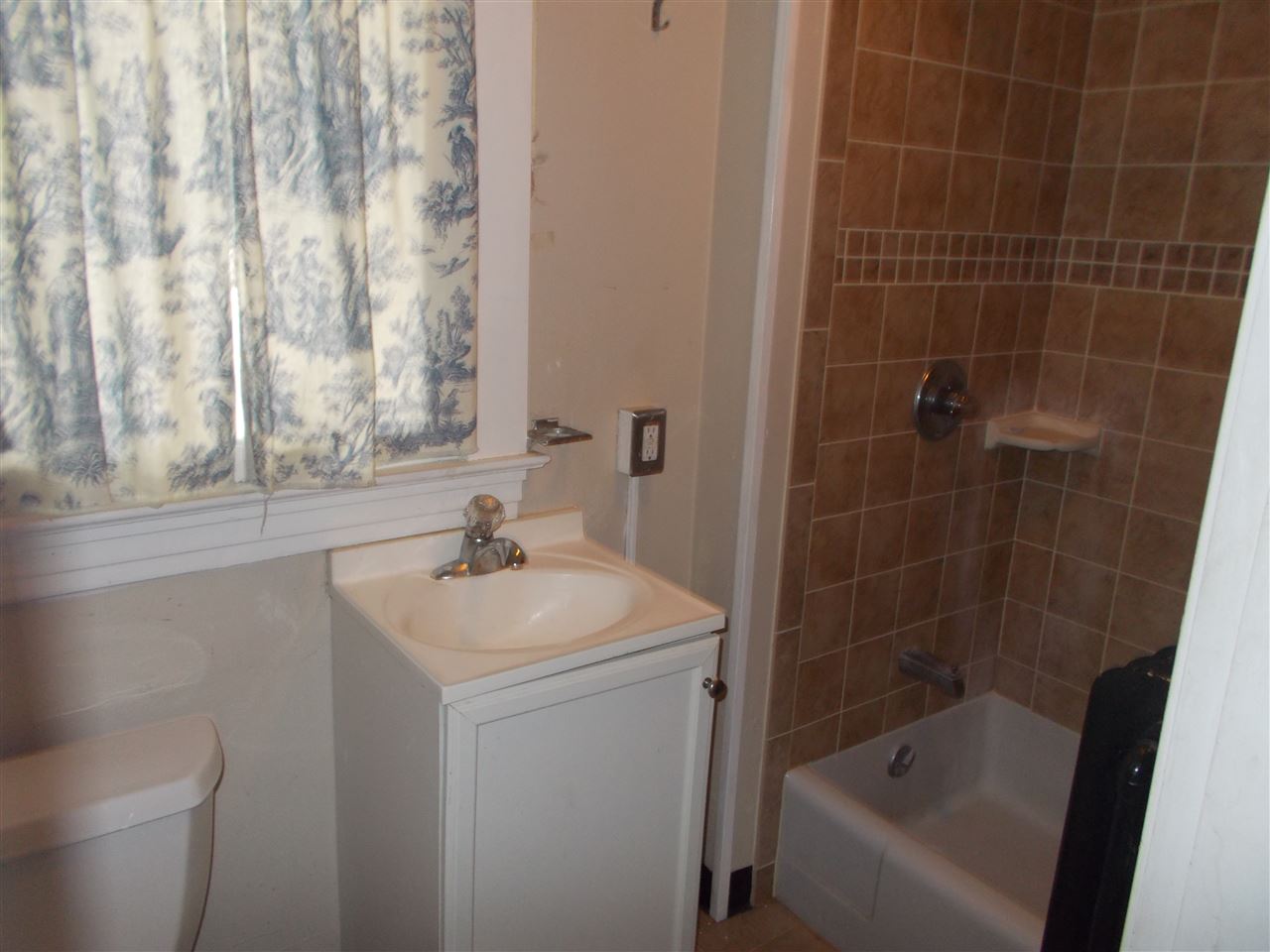 26 Fair Street Laconia, NH 03246 - Photo 6 of 7