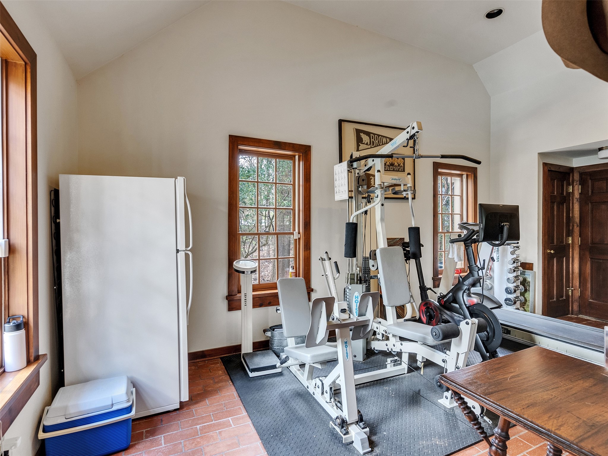 5212 Strack Road Houston, TX 77069 - Photo 18 of 42 Positioned just beyond the private sauna, this versatile flex space is currently utilized as a home gym.