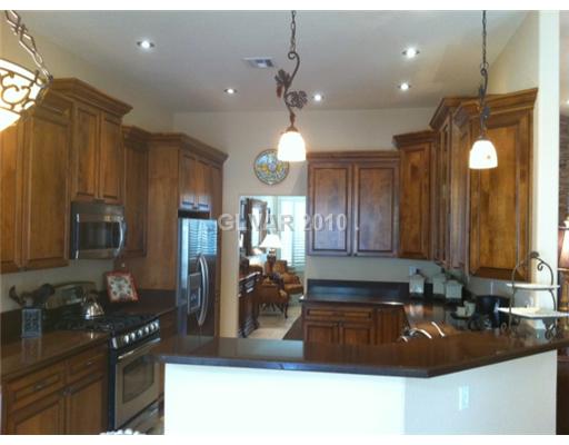 8973 Rivers Edge Drive Las Vegas, NV 89117 - Photo 4 of 15 Kitchen.