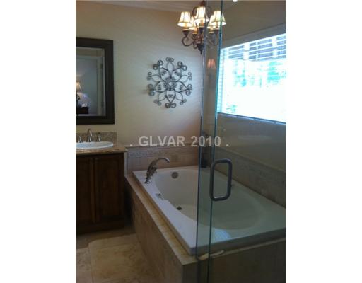 8973 Rivers Edge Drive Las Vegas, NV 89117 - Photo 9 of 15 Master Bath/Spa.