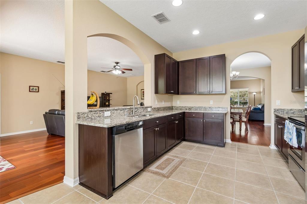 10837 Breaking Rocks Drive Tampa, FL 33647 - Photo 12 of 47