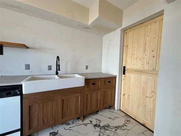 $133,100 | 7830 Meadow Park Drive, Unit 209, Dallas, TX 75230