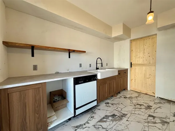 $133,100 | 7830 Meadow Park Drive, Unit 209, Dallas, TX 75230