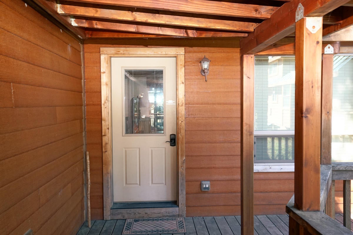 7979 Hyatt Prairie Road, Unit 39 Ashland, OR 97520 - Photo 14 of 24 Cabin_39_14