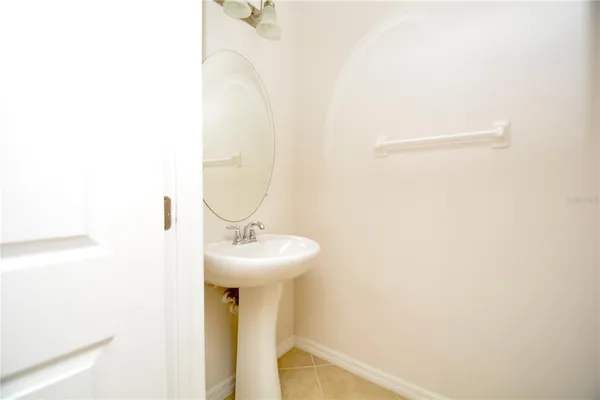 $2,450 | 7770 Moonstone Drive, Unit 7104, Sarasota, FL 34233