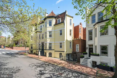 a view of a large building