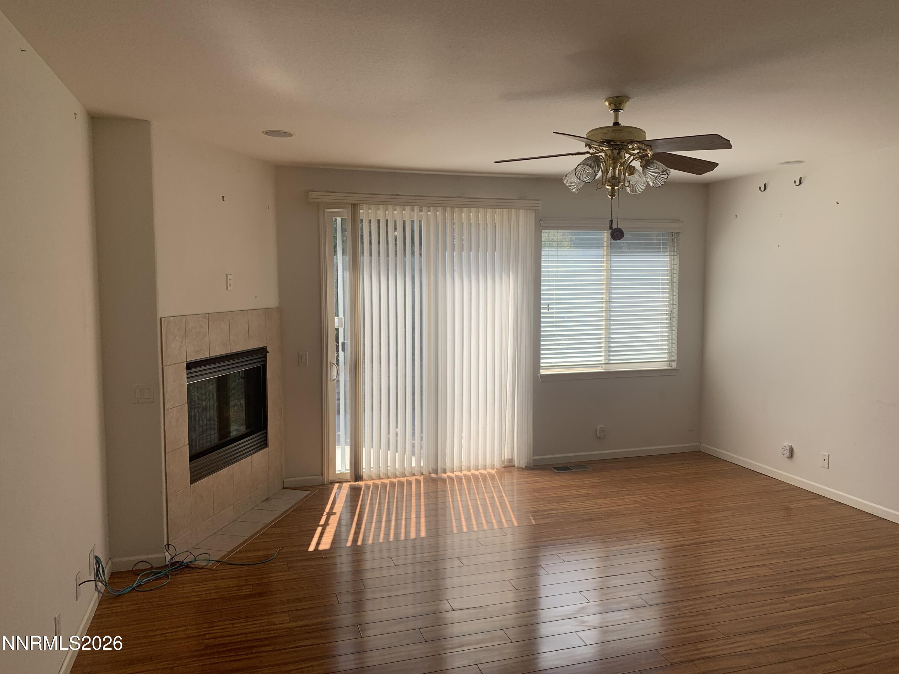 3230 Piazzo Circle Reno, NV 89502 - Photo 7 of 27 IMG_2113